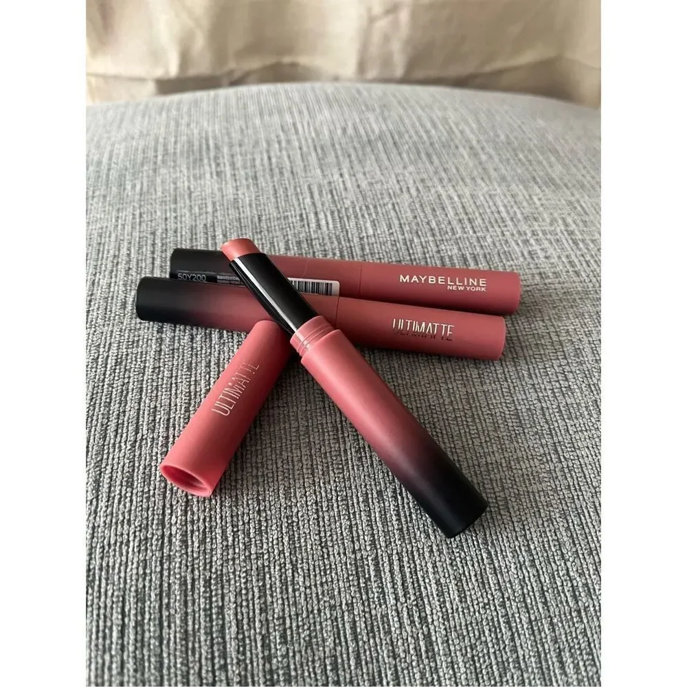 💸 Maybelline New York Ultimatte Color Sensational Lipstick